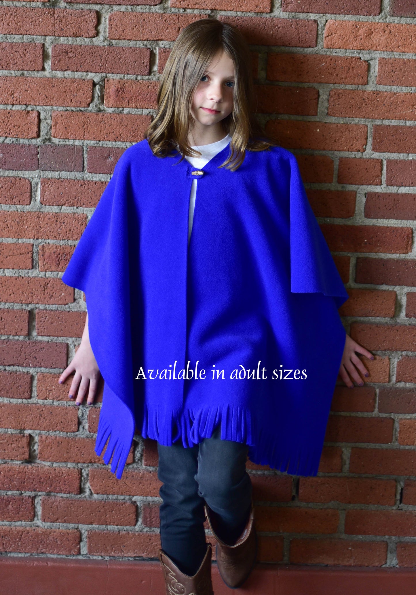 Mantoque: Fringed Mantoque with Button (Women)