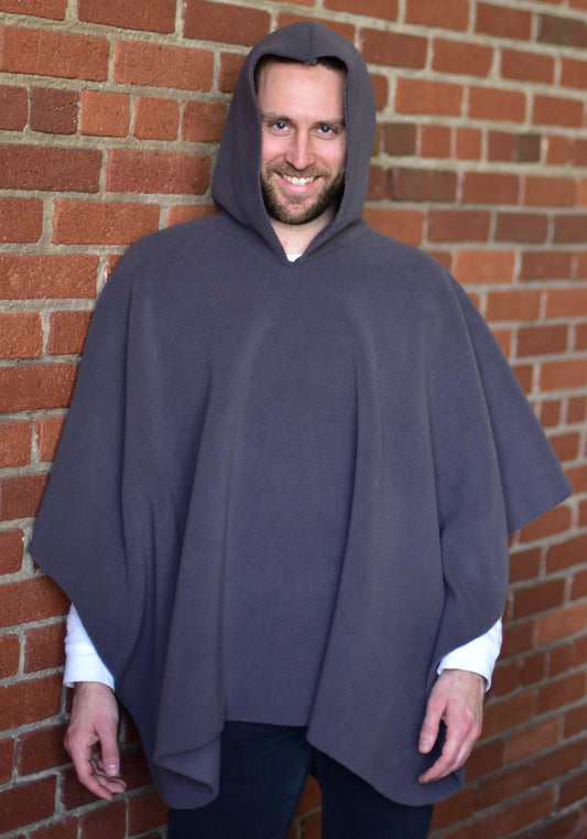 Mantoque: Non-Fringed Mantoque with Hood (Men)