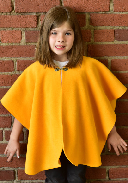 Mantoque: Non-Fringed Mantoque with Hook (Girls)